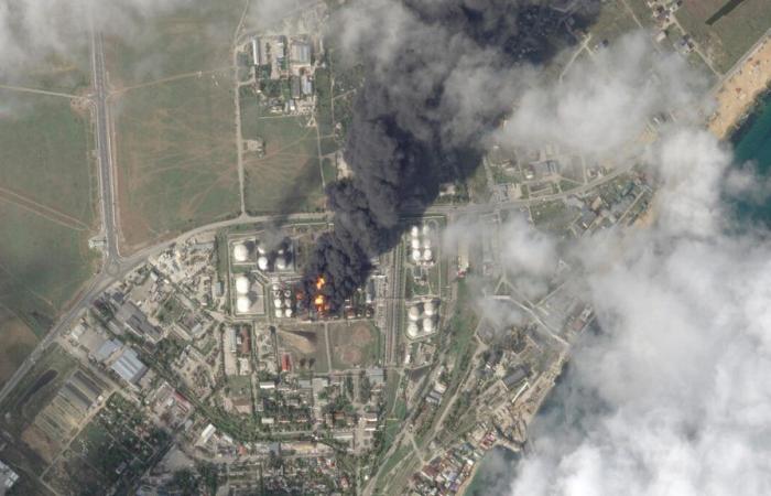 War in Ukraine: fire at an oil terminal is brought under control in Crimea