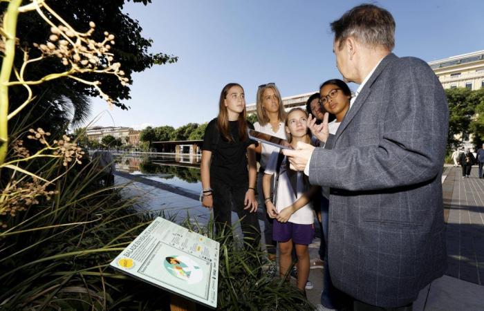 Smartphones in hand, a hunt for knowledge on the green belt in Nice