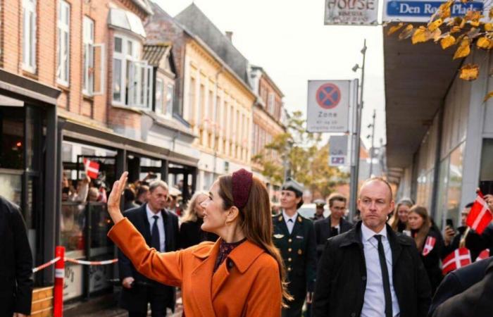 Queen Mary in autumn colors to celebrate 750 years of Holstebro with King Frederik