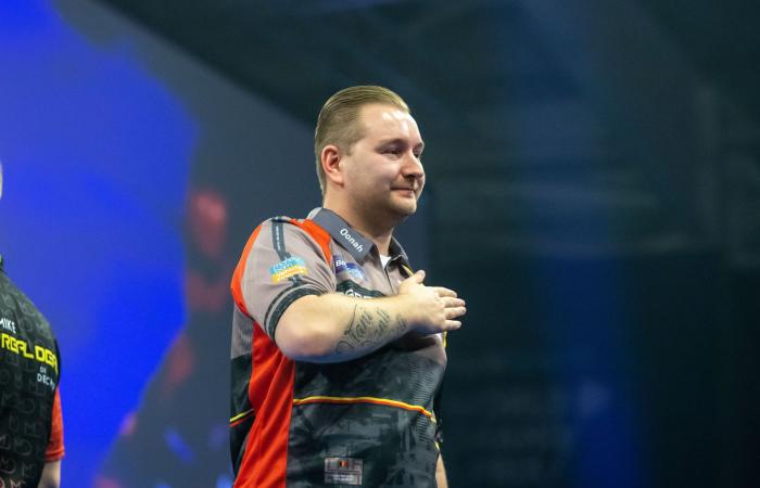 Unplayable Humphries & deadly De Decker reach World Grand Prix final