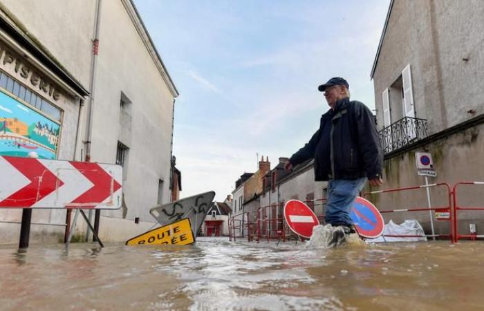 the decline continues, two departments still on orange alert for floods