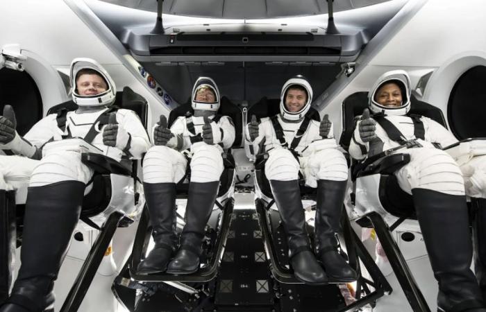 SpaceX Crew 8 Returns to Earth, NASA Provides Live Streaming Coverage