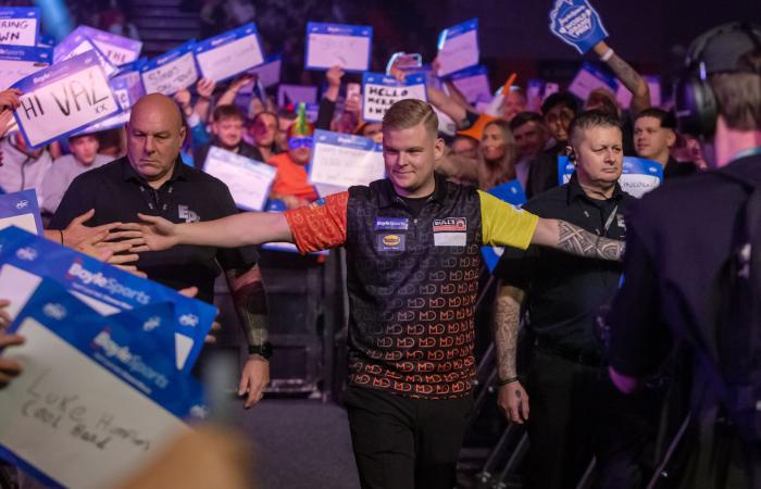 Unplayable Humphries & deadly De Decker reach World Grand Prix final