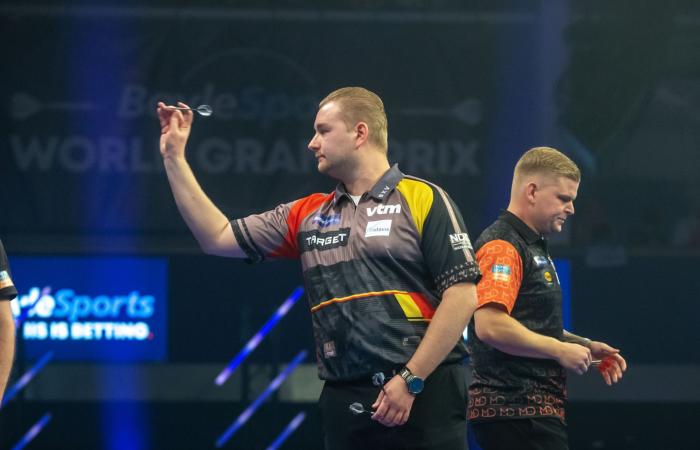 Unplayable Humphries & deadly De Decker reach World Grand Prix final