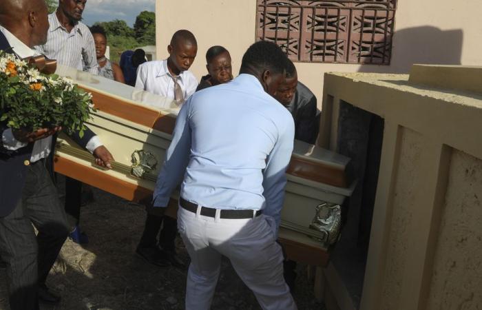 The death toll from the Pont Sondé massacre in Haiti rises to 115, authorities criticized for their lack of responsiveness