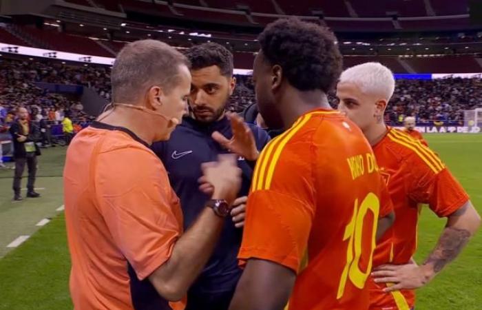 The Spain-France streamers match stopped for several minutes because of a racist gesture by a spectator