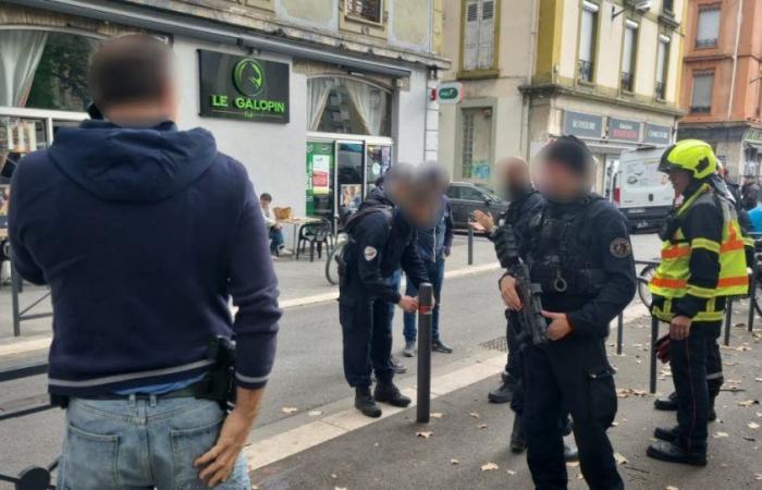 Grenoble. Shots fired on Place Saint-Bruno, in the middle of the market!