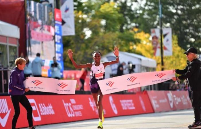 At the Chicago marathon, Kenyan Ruth Chepngetich sets a new world record