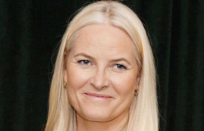 Crown Princess Mette-Marit to receive immediate treatment for chronic lung condition