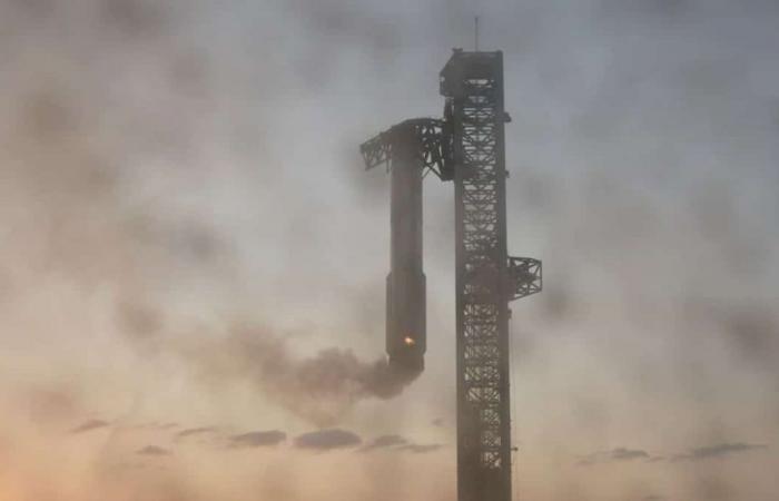 SpaceX catches up with the first stage of its Starship megarocket after a flight, a first