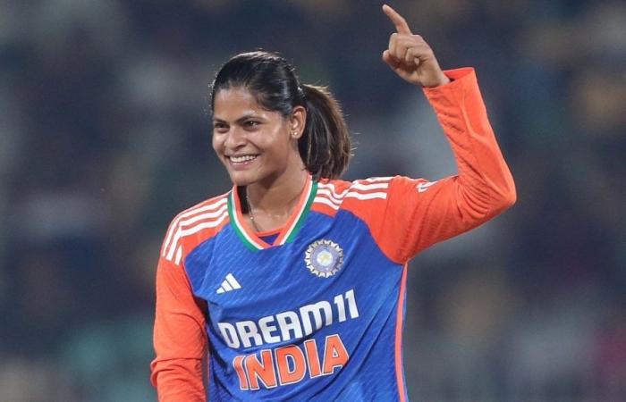 Radha Yadav replaces Asha Sobhana in India’s XI after toss