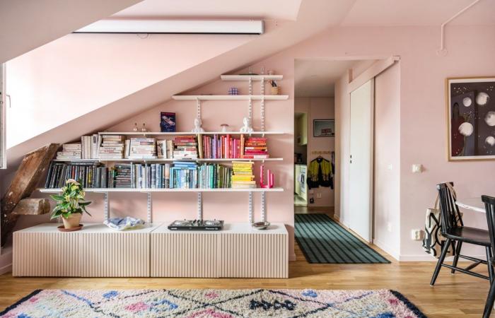 A pastel 55m2 apartment under the roof with unique charm