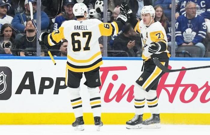 Evgeni Malkin collects the 1,300th point of his NHL career