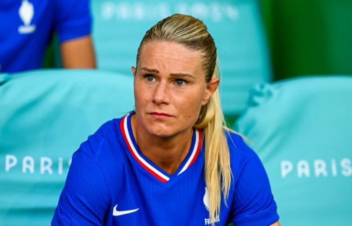 Amandine Henry announces her international retirement at 35