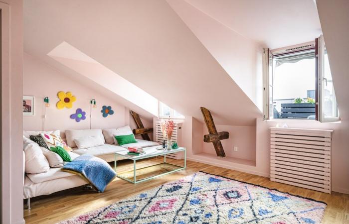 A pastel 55m2 apartment under the roof with unique charm