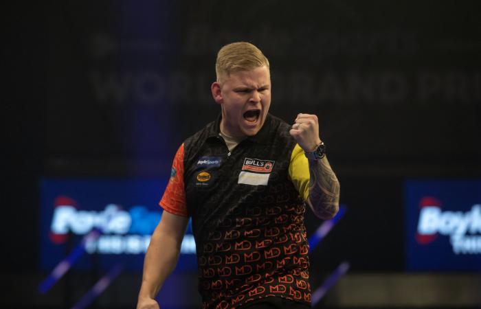 De Decker stuns Humphries to win 2024 BoyleSports World Grand Prix