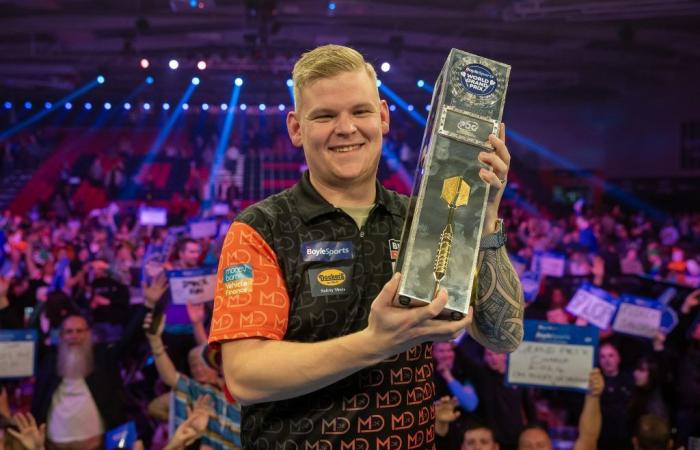 De Decker stuns Humphries to win 2024 BoyleSports World Grand Prix