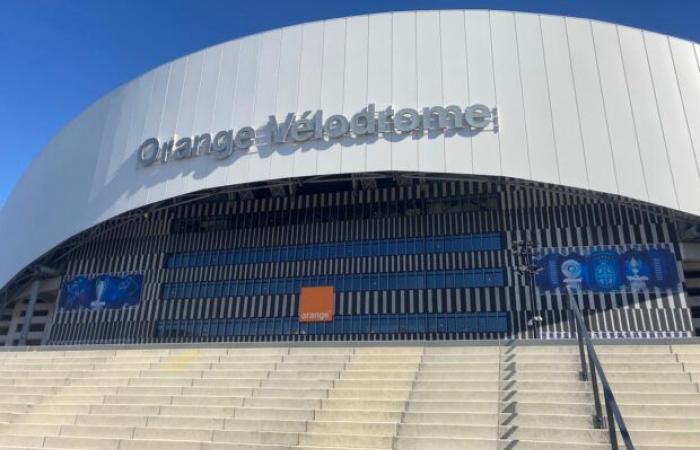 How much does the naming of the Orange Vélodrome bring in Marseille?