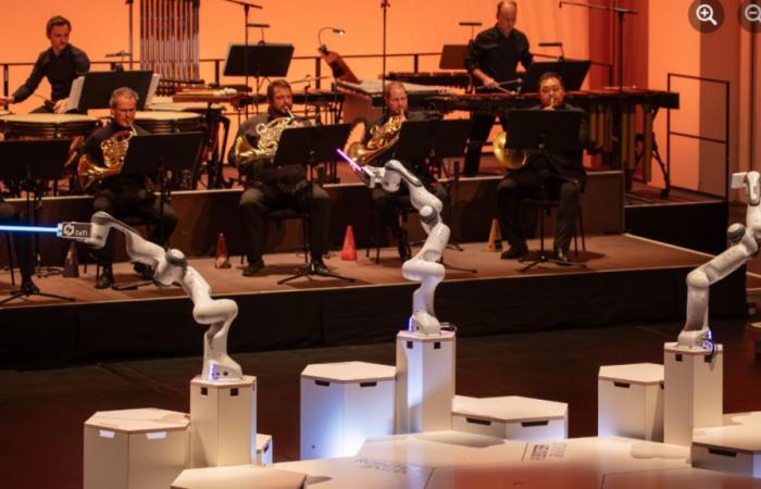 Three-armed conductor robot debuts in Germany