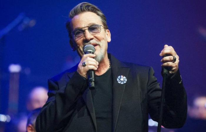 Florent Pagny sings for the release of whale defender Paul Watson