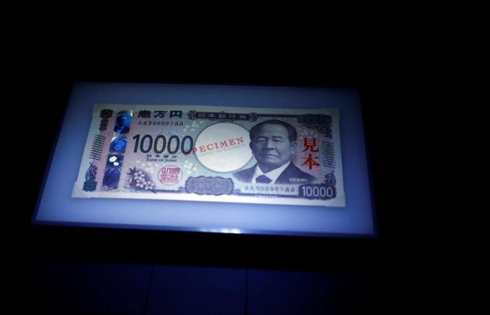 In Japan, the new 10,000 yen note offends newlyweds