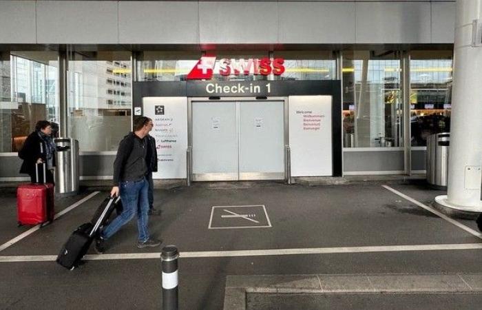 SBB and Zurich Airport have a problem with smokers