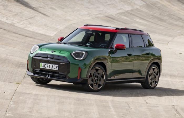 The Mini Aceman and Aceman JCW live from the 2024 Paris Motor Show: attractive and sporty!