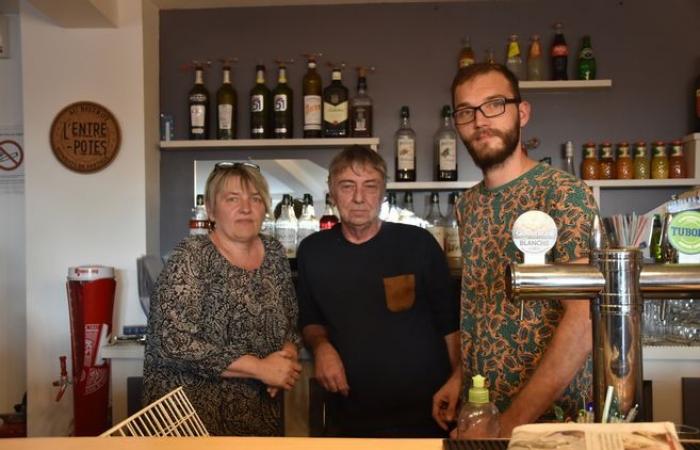 The bar of this small village in Haute-Loire crossed by the RN 102 will come back to life