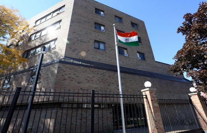 India and Canada each expel diplomats