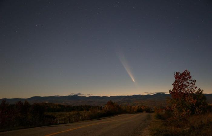 Comet Tsuchinshan-Atlas in the sky of Charlevoix