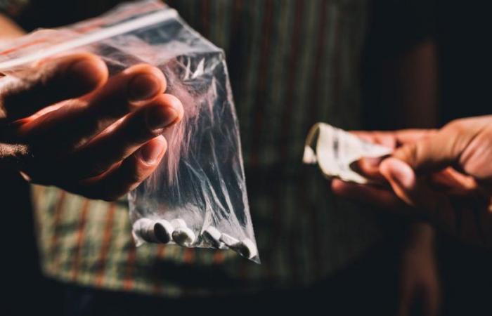 Selling drugs allows him to “survive”, says a street dealer in Geneva – rts.ch