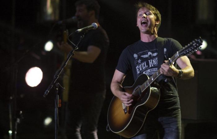 James Blunt ready to rename himself “Blunty McBluntface” if his album becomes No. 1 again, 20 years after its release