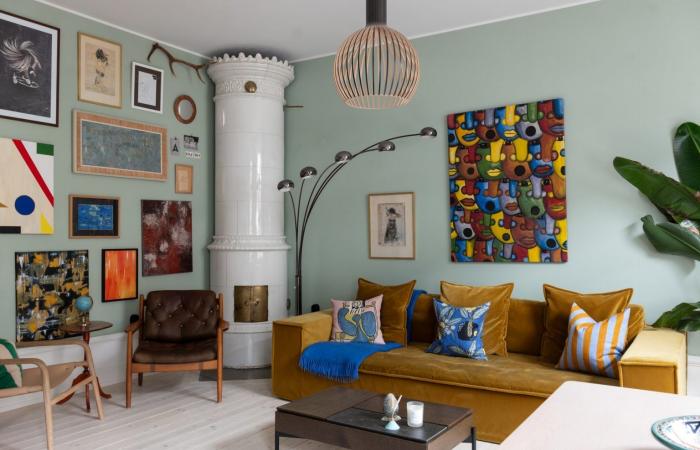 A 54m2 two-room apartment full of color with balcony