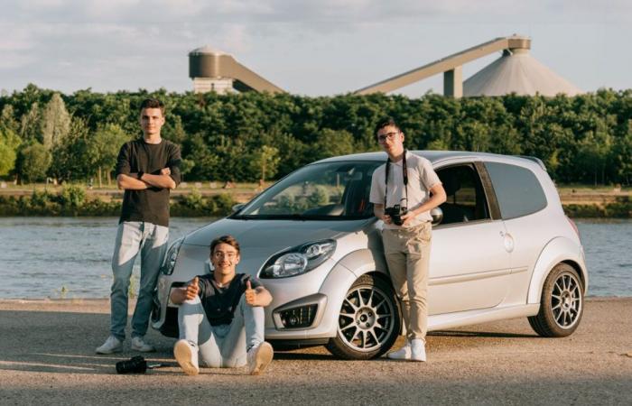 Le Havre. These three high school students are going to release a unique book on Renault and they need you!