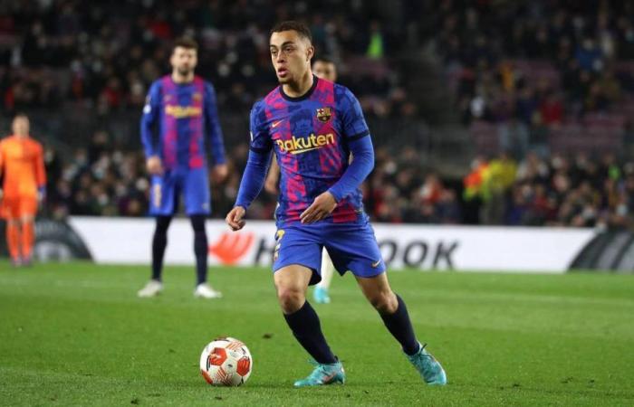 Sergiño Dest settles scores with Xavi