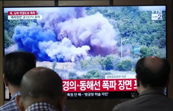 North Korea blows up roads linking it with South Korea