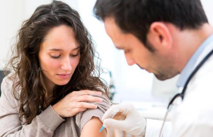 only one in two French people at risk plans to be vaccinated before winter