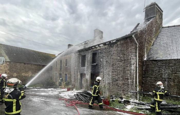 An uninhabitable house after a fire in Saint-Malo-des-Trois-Fontaines