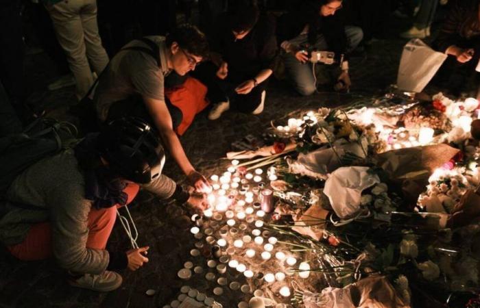 around 200 people gathered at the Madeleine for a tribute