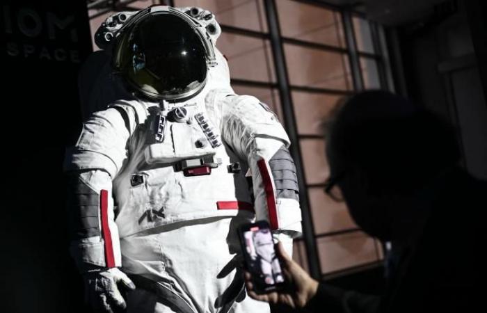 NASA mission to the Moon: astronauts will dress in Prada (photos)