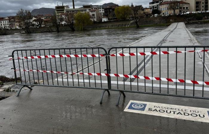 Weather alert: the Saoutadou footbridge, which crosses the Tarn in Millau, will be closed from 3 p.m. this Wednesday, October 16