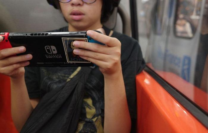 French video game players go out more, read more, and play more sports than the average