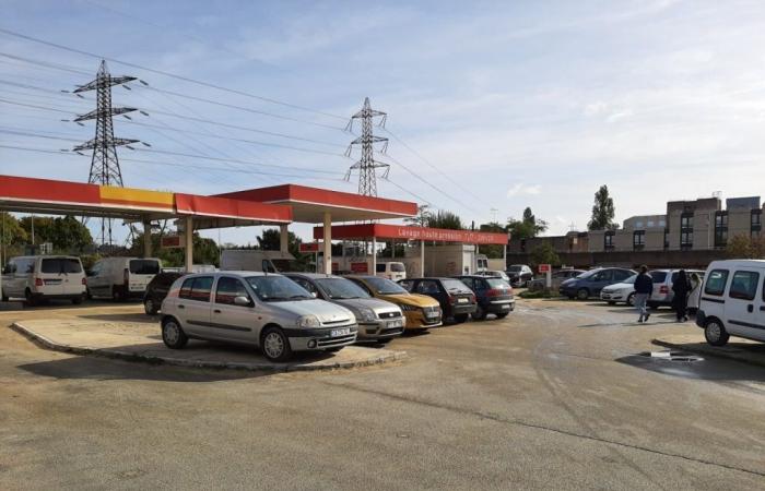 this old gas station has become an illegal parking lot