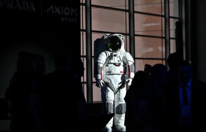 NASA mission to the Moon: astronauts will dress in Prada (photos)