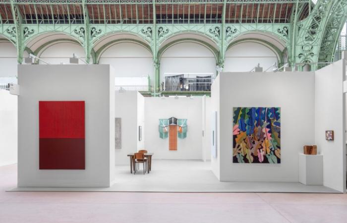 Art Basel Paris 2024: solid first sales