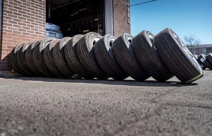 The mechanics are waiting for your winter tires