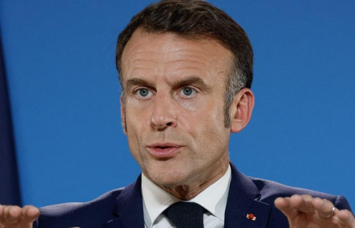 Emmanuel Macron attacks journalists and ministers