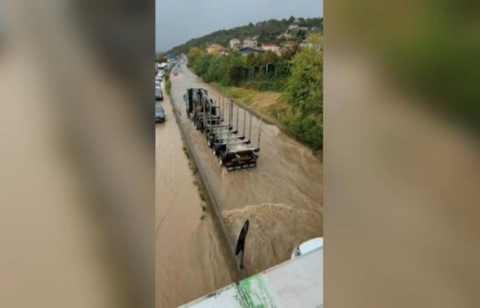 images of flooding in the Givors commercial area and on the A47