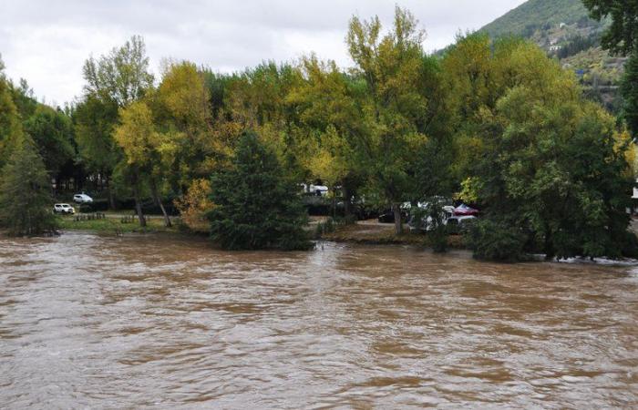 Faced with the risk of flooding, what system has the city of Millau put in place?