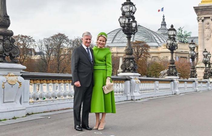 The King and Queen like a couple on vacation: photographers immortalize beautiful moments in Paris